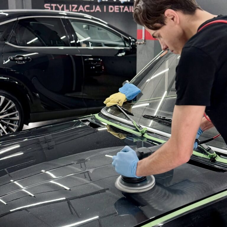 Korekta lakieru – jednoetapowa i wieloetapowa, czyli jak przywrócić perfekcyjny wygląd samochodu